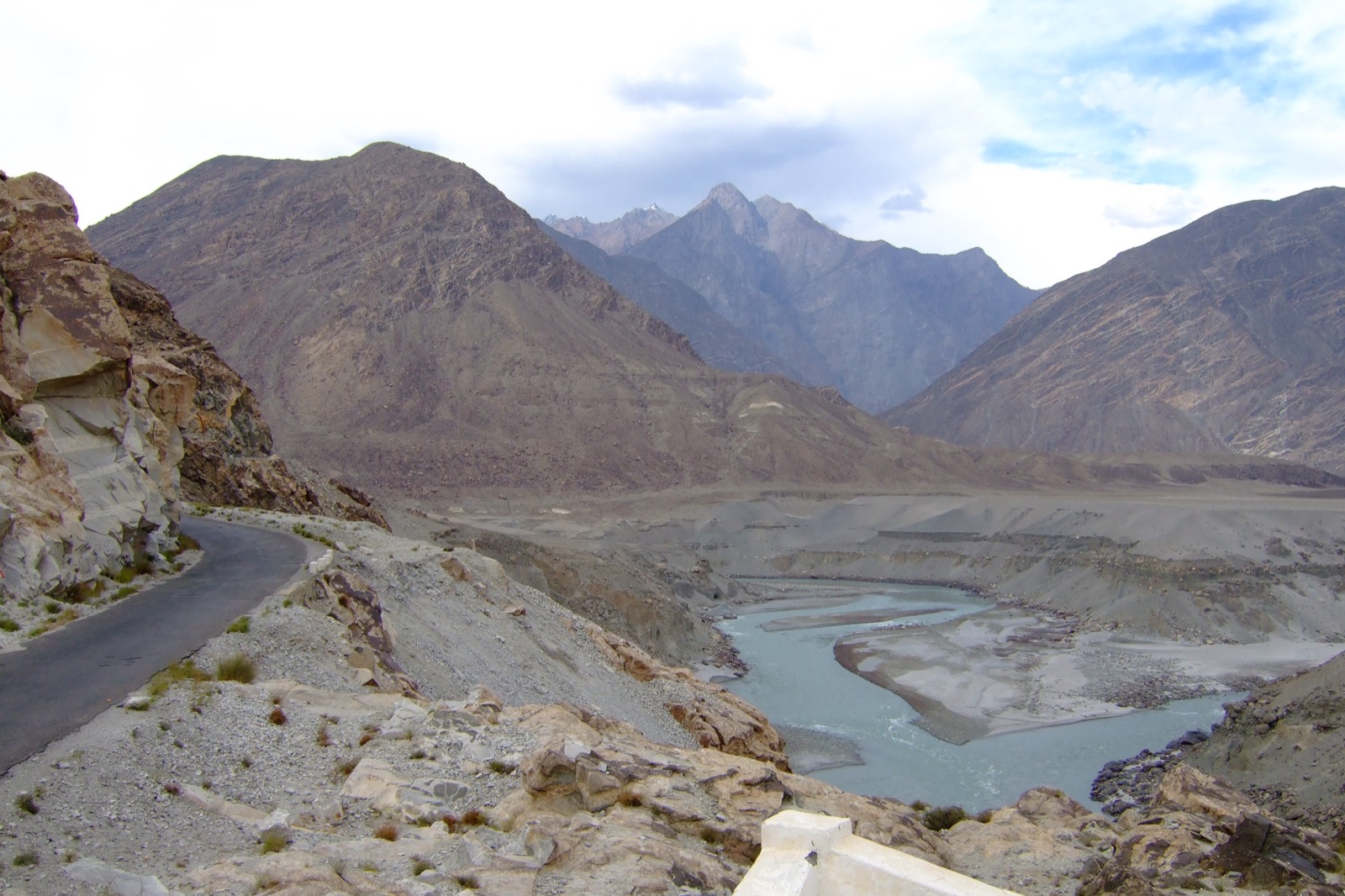 A stretch of the Karakoram Highway