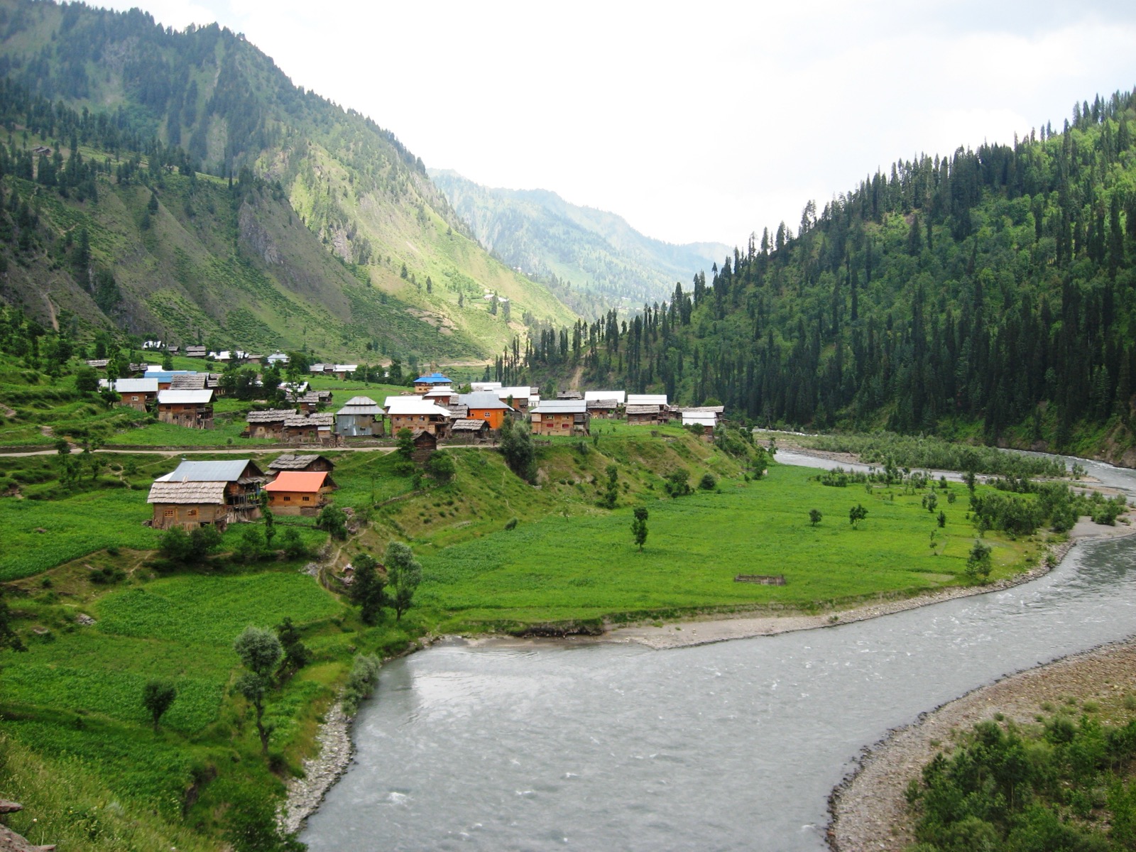 Wooden houses at Taobat in upper Neelum
