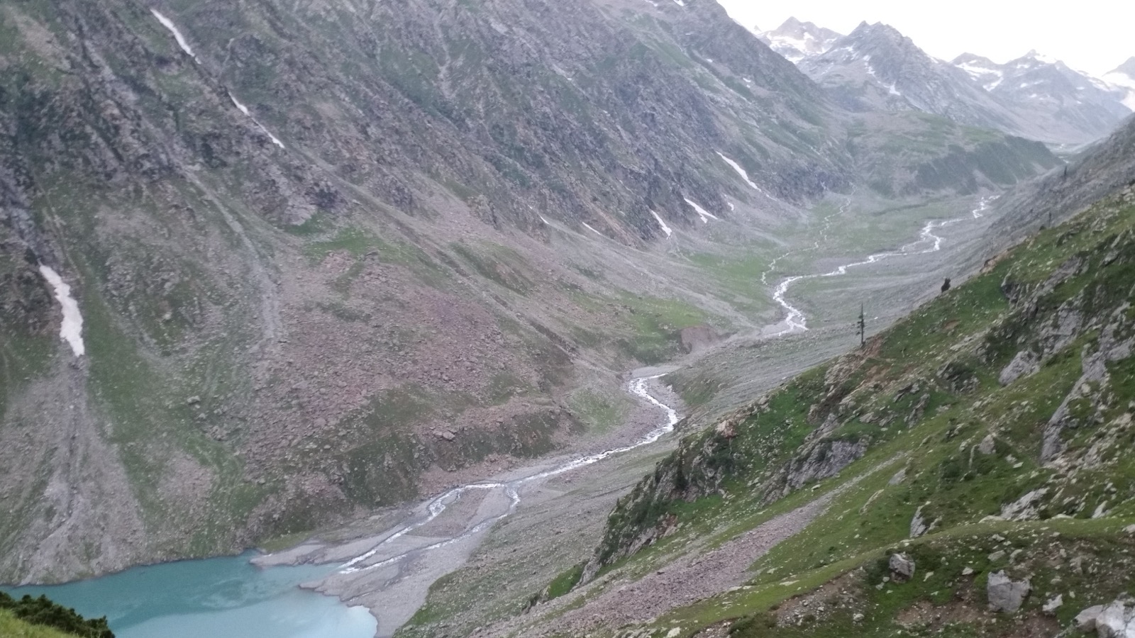 Stream at the outflow of Kundol Lake